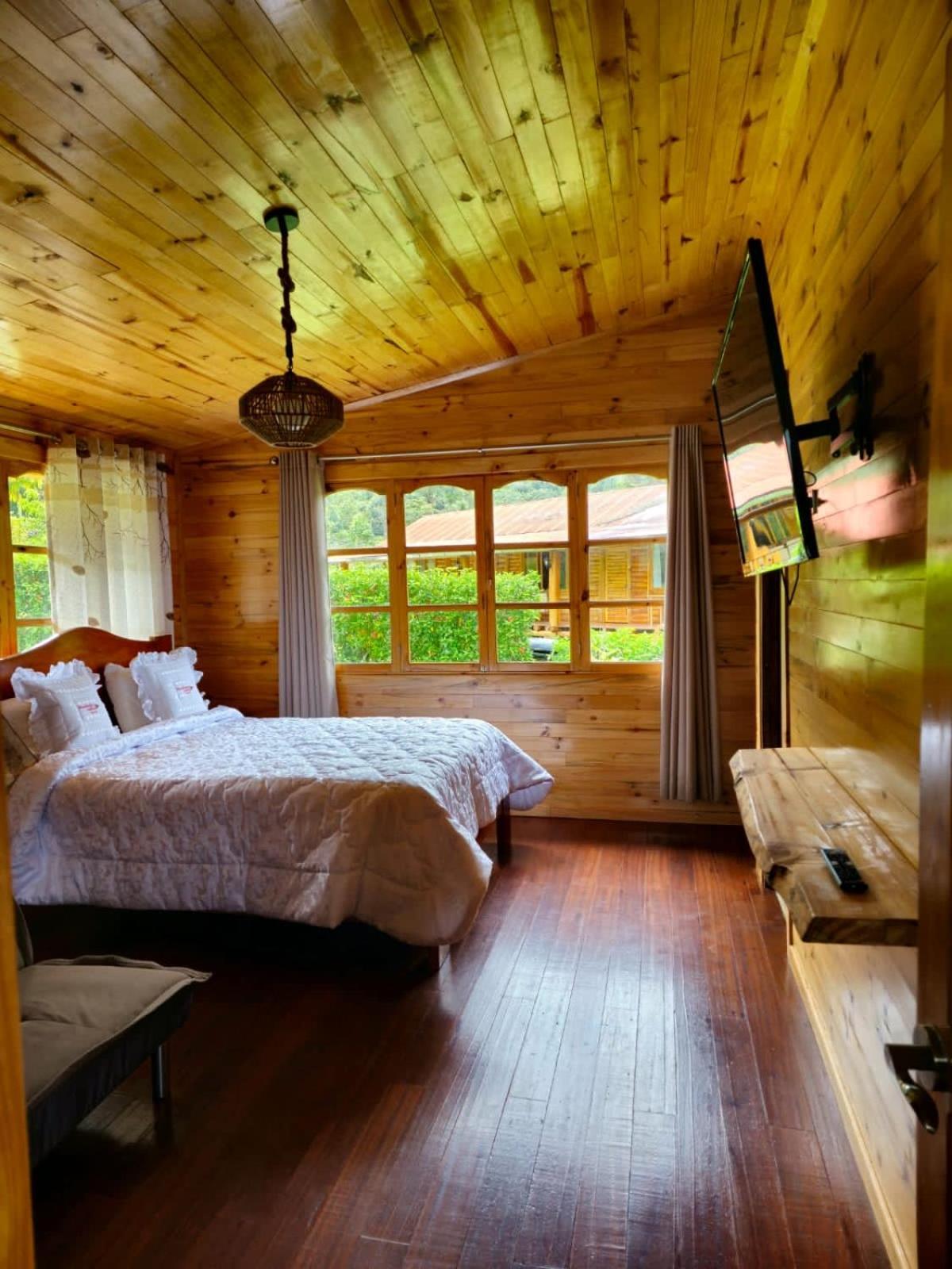 Hassinger Ranch Cabanas Oxapampa Exterior photo