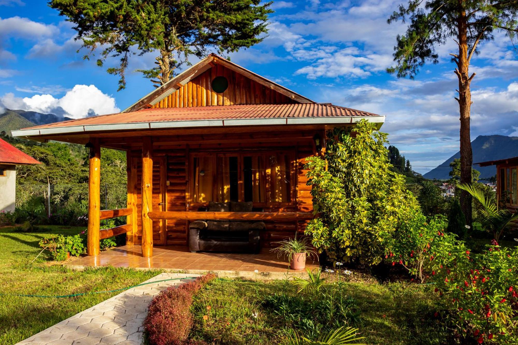 Hassinger Ranch Cabanas Oxapampa Exterior photo