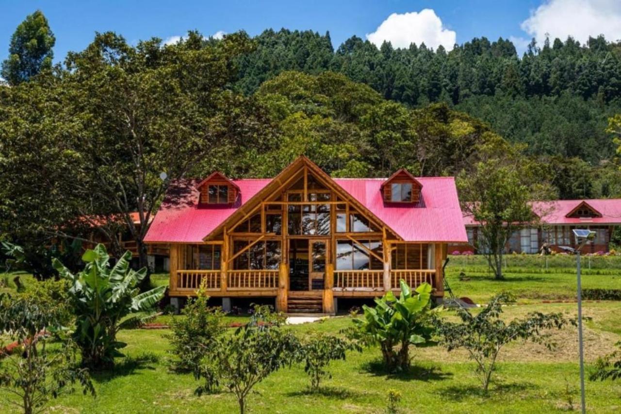 Hassinger Ranch Cabanas Oxapampa Exterior photo